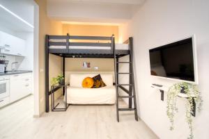 Tiny Gem, Full Comfort