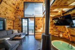 A-Home Villa, Private Pool & Jetted Tub Oasis