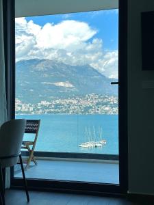 Azurno Pristaniste 1