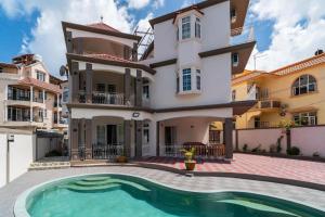 lucky villas