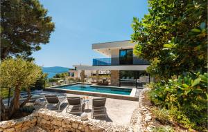 Beautiful Home In Slivno With Wifi