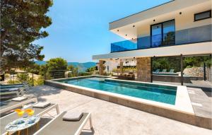 Beautiful Home In Slivno With Wifi