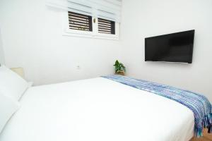 Elena Beach - By AZ Rentals