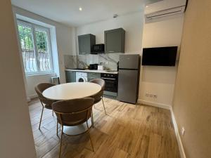 Appartements Natural chic-T2 carre de soie -Medipole- Astroballe : photos des chambres