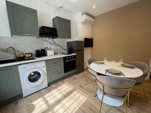 Appartements Natural chic-T2 carre de soie -Medipole- Astroballe : photos des chambres