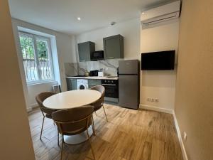 Appartements Natural chic-T2 carre de soie -Medipole- Astroballe : photos des chambres