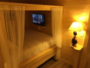 B&B / Chambres d'hotes Relais Mont Jura Adults Only : photos des chambres