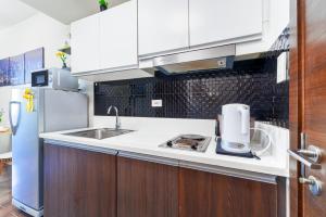 1BR Staycation at AIR Residences Makati City