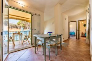 House 8 beds overlooking a pine forest at just 600 mt from the sea