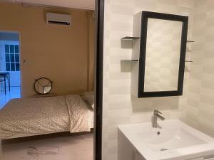 1 Bed Nr IKEA 15Mins to Airport