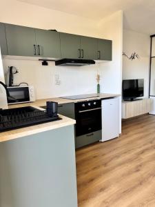 joli studio lumineux dans environnement calme