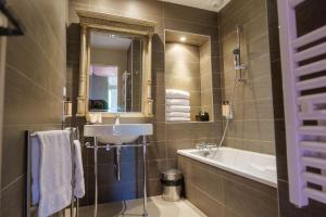 B&B / Chambres d'hotes Chateau de Candes - Art & Spa : photos des chambres