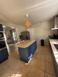 Villas Magnifique villa avec piscine : photos des chambres