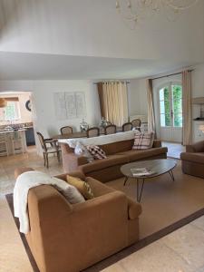 Villas Magnifique villa avec piscine : photos des chambres