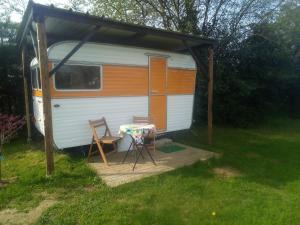 Campings Unique 70s caravan, calm and relaxed : photos des chambres