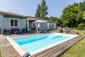 Maisons de vacances L’Ame des Vignes - Climatisee avec piscine : photos des chambres