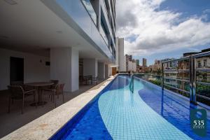 Apartamento super equipado perto da praia da Barra