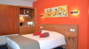 Hotels Logis Hotel de Paris : photos des chambres