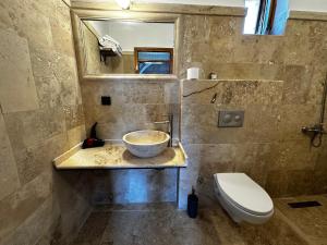 Anatolia Raymonde Cave House