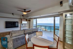 2 Quartos super equipado com vista mar na Barra