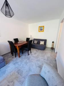 Appartements T2 Menton - Garage prive - Proche centre ville & mer : photos des chambres