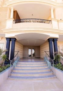 Stylish 2BR Ensuite Terrace Pool