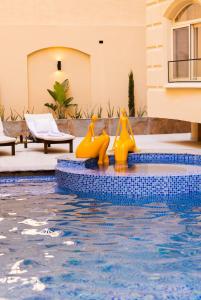 Stylish 2BR Ensuite Terrace Pool