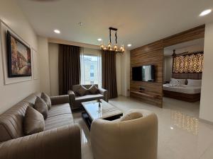 Anandi Bhawan by Paandora