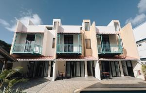 West Sand Holidays LICENSED BY THE TOURISM AUTHORITY 09926