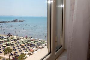 Apartel Sea View 1