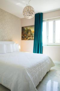 Apartment with Sea View room in Bianco Riccio Suite Hotel