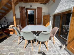 Appartements La Fontaine de l-Alpe d-Huez Gite And Spa : photos des chambres