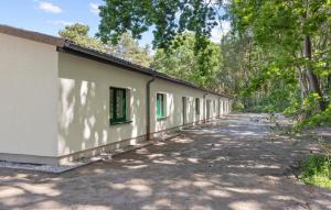 3 Bedroom Beautiful Apartment In Altenkirchen