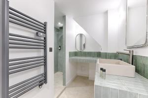 Mykeypers Luxury and Design Loft 2BR 6P with AC Bastille