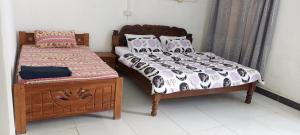 Balcony Bliss & Private Bath at Mamdalis