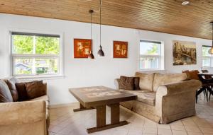 3 Bedroom Lovely Home In Egernsund