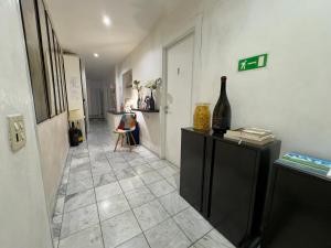 Single Room with Private Internal Bathroom room in Gate 40