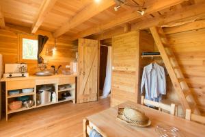 Villages vacances Village Huttopia Pays de Condrieu : photos des chambres