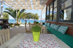 Boutique Giannikis By The Beach