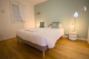 Maisons de vacances La Cigogne, Maison familiale en bord de Mer a Surtainville, Cote des Isles, 3 chambres, Intendance Luxury Host : photos des chambres