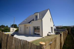 Maisons de vacances La Cigogne, Maison familiale en bord de Mer a Surtainville, Cote des Isles, 3 chambres, Intendance Luxury Host : photos des chambres