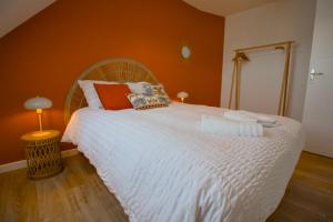 Maisons de vacances La Cigogne, Maison familiale en bord de Mer a Surtainville, Cote des Isles, 3 chambres, Intendance Luxury Host : photos des chambres