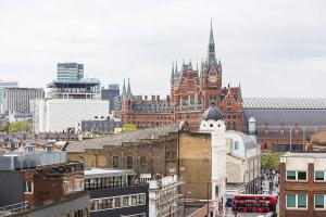 Students Only Bronze Studio Upper Level at Kings Cross