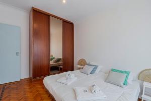 Combatentes 33 House - By Y Concept