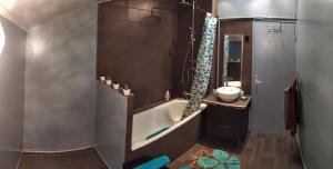 Maisons de vacances Large family home between Paris in Disneyland, with swimming-pool : photos des chambres