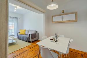 Combatentes 33 House - By Y Concept