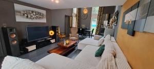 Maisons de vacances Large family home between Paris in Disneyland, with swimming-pool : photos des chambres