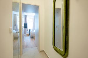 Elegant studio with king-size bed Self check-in