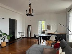 Appartement dans villa avec parking et terrasse