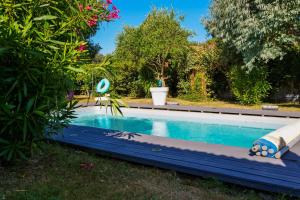 Appartements Studio 2 personnes piscine partagee : Studio